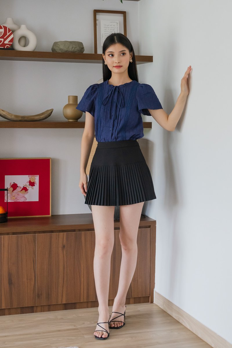Vanda Swiss Dot Ribbon Top In Navy