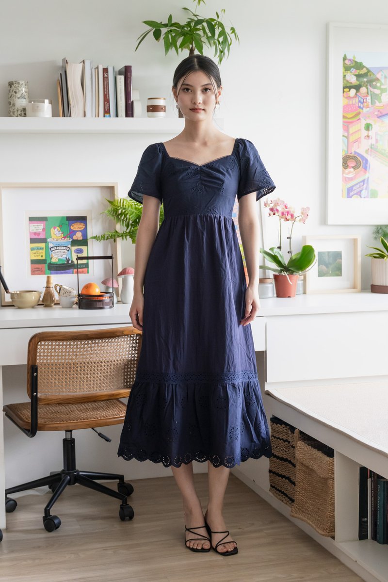 Xie Eyelet Cotton Sweetheart Midi Dress In Navy