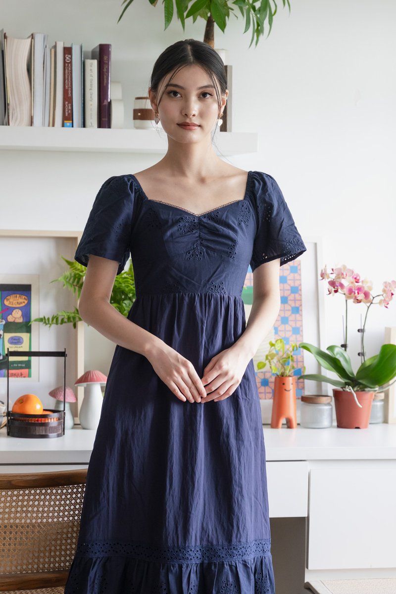 Xie Eyelet Cotton Sweetheart Midi Dress In Navy