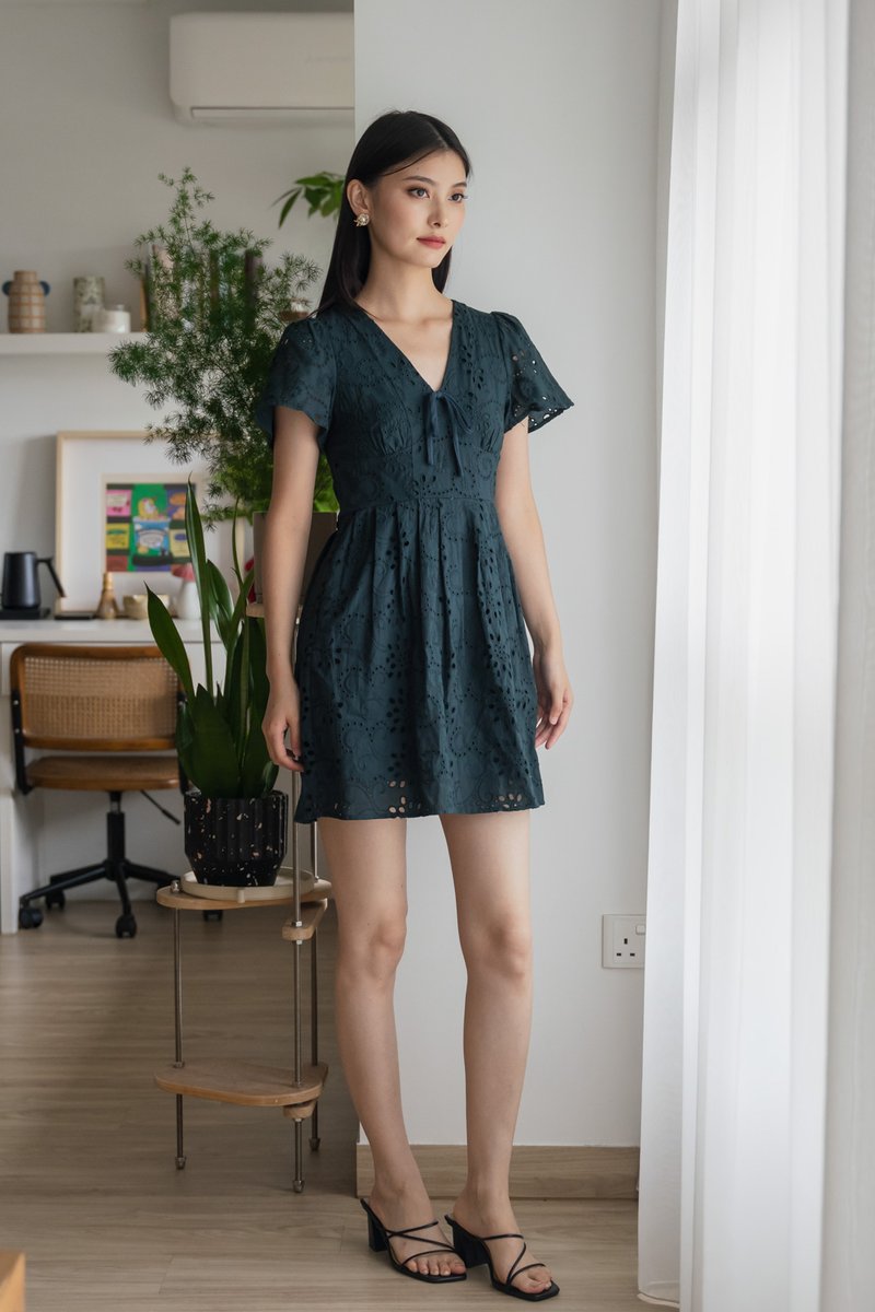 Lily Eyelet Ribbon Pleats Dress In Emerald