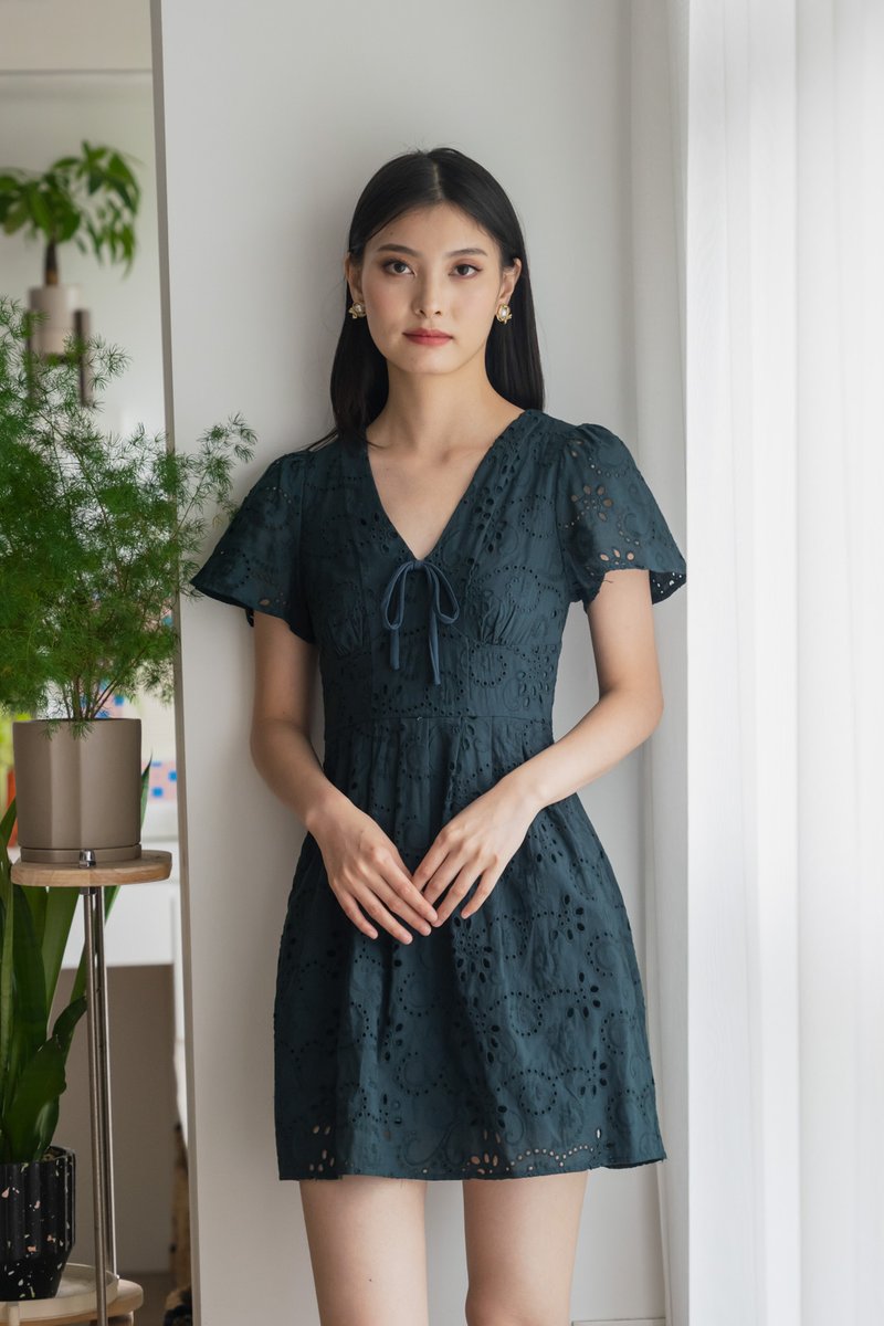 Lily Eyelet Ribbon Pleats Dress In Emerald