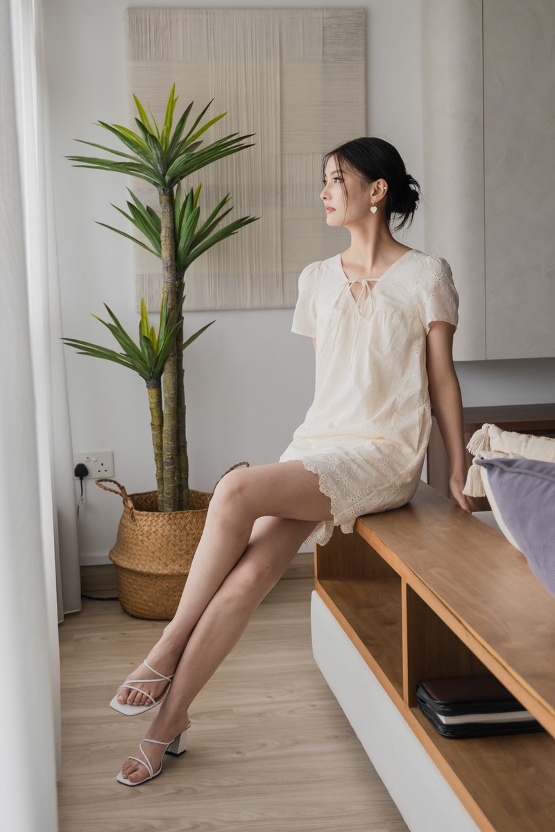 Excelle Eyelet Tie Ribbon Dress In Cream