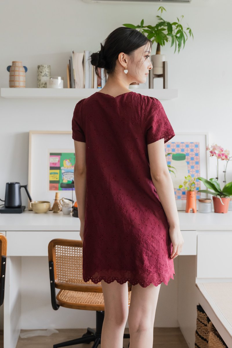 Excelle Eyelet Tie Ribbon Dress In Wine