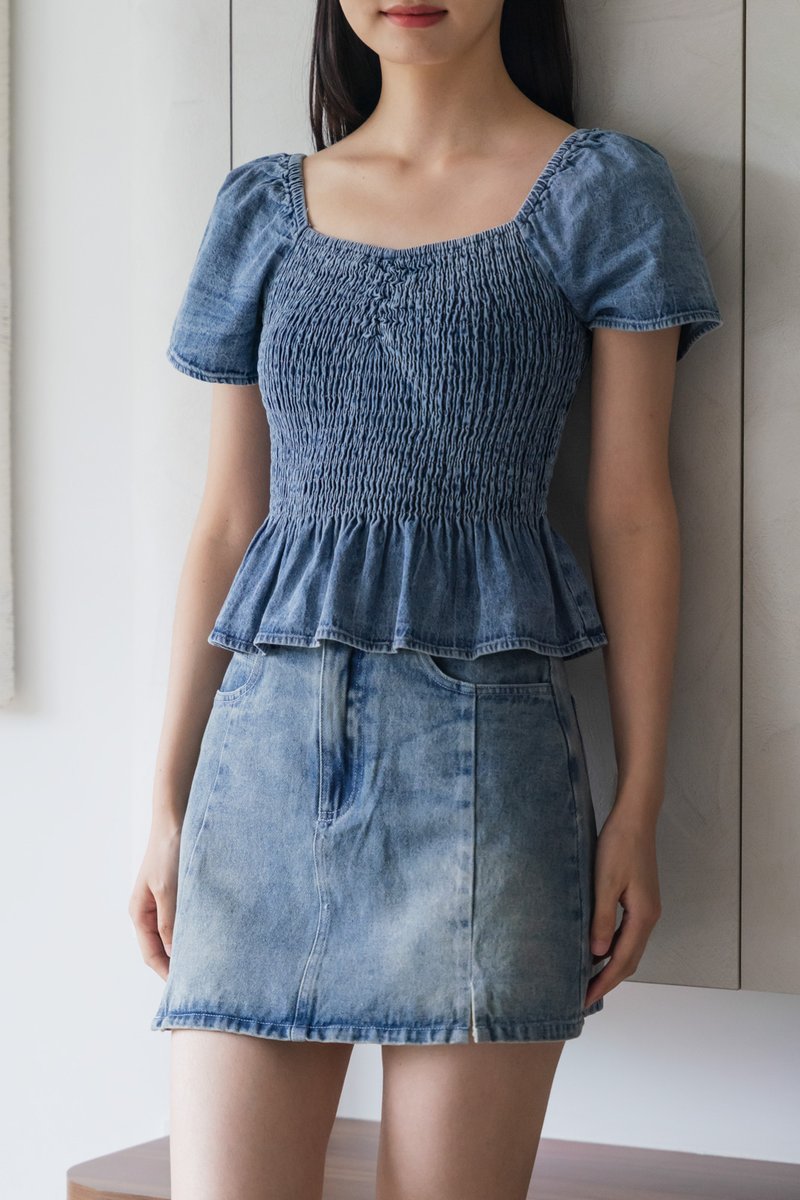 Hydra Smocked Denim Top In Denim Wash