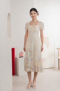 Mystique Fleur Sweetheart Midi Dress