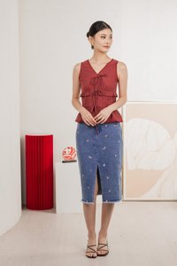 Lottie Textured Lace Ribbon Top In Rose