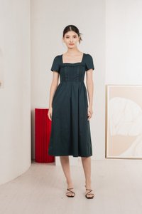 Collins Crochet Midi Dress In Emerald