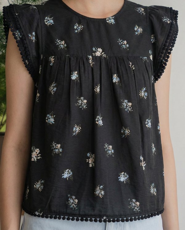 Springfields Ruffles Sleeves Top In Black