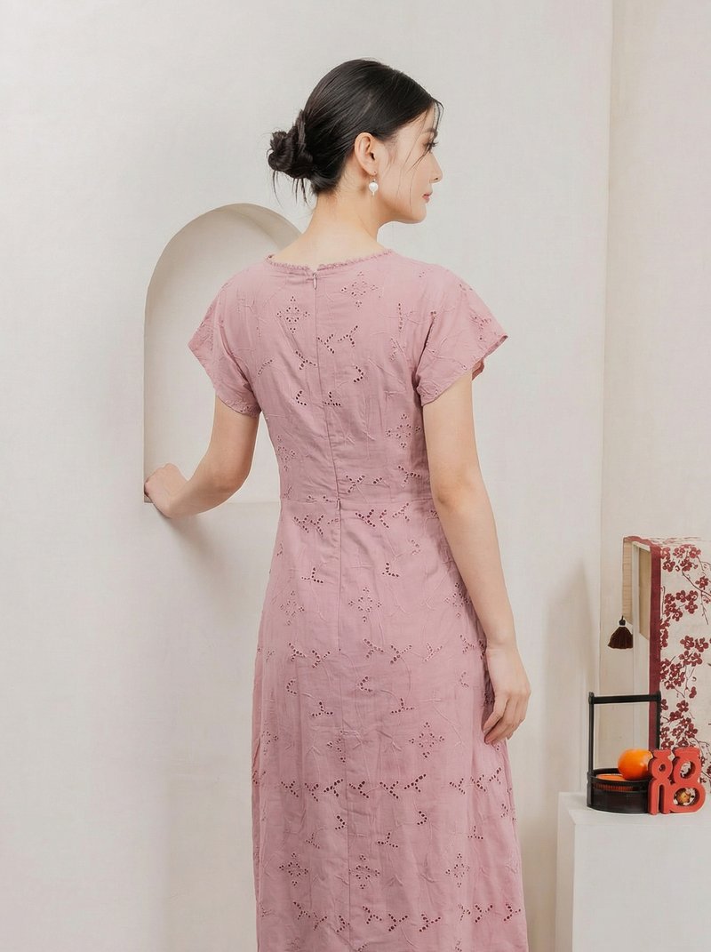 Amara Eyelet Ruched Midi Dress In Rose