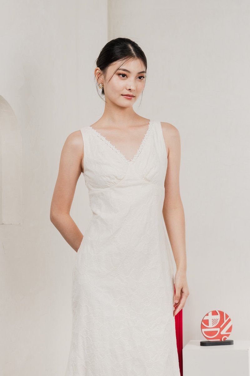Floris Embroidery Lace Midi Dress In Cream