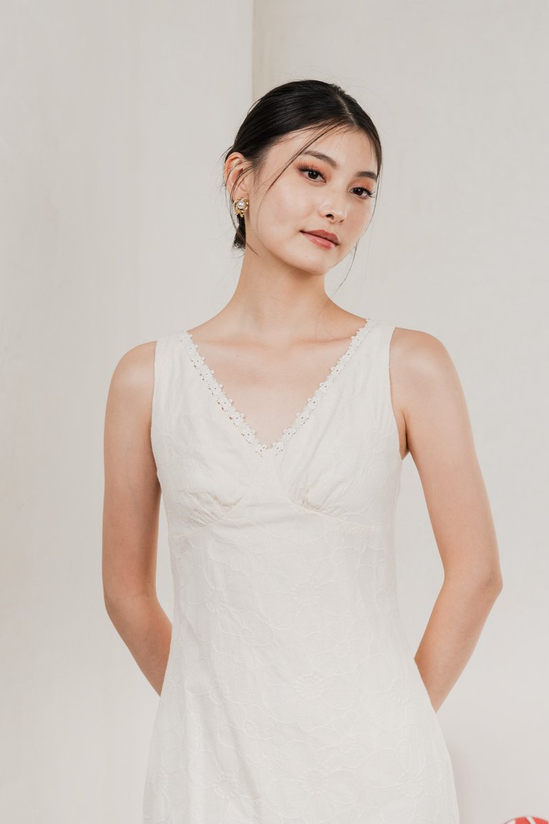 Floris Embroidery Lace Midi Dress In Cream