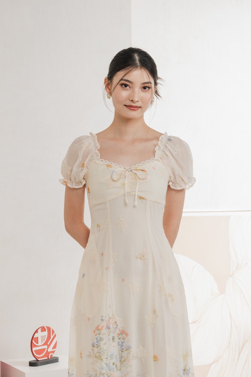 Mystique Fleur Sweetheart Midi Dress