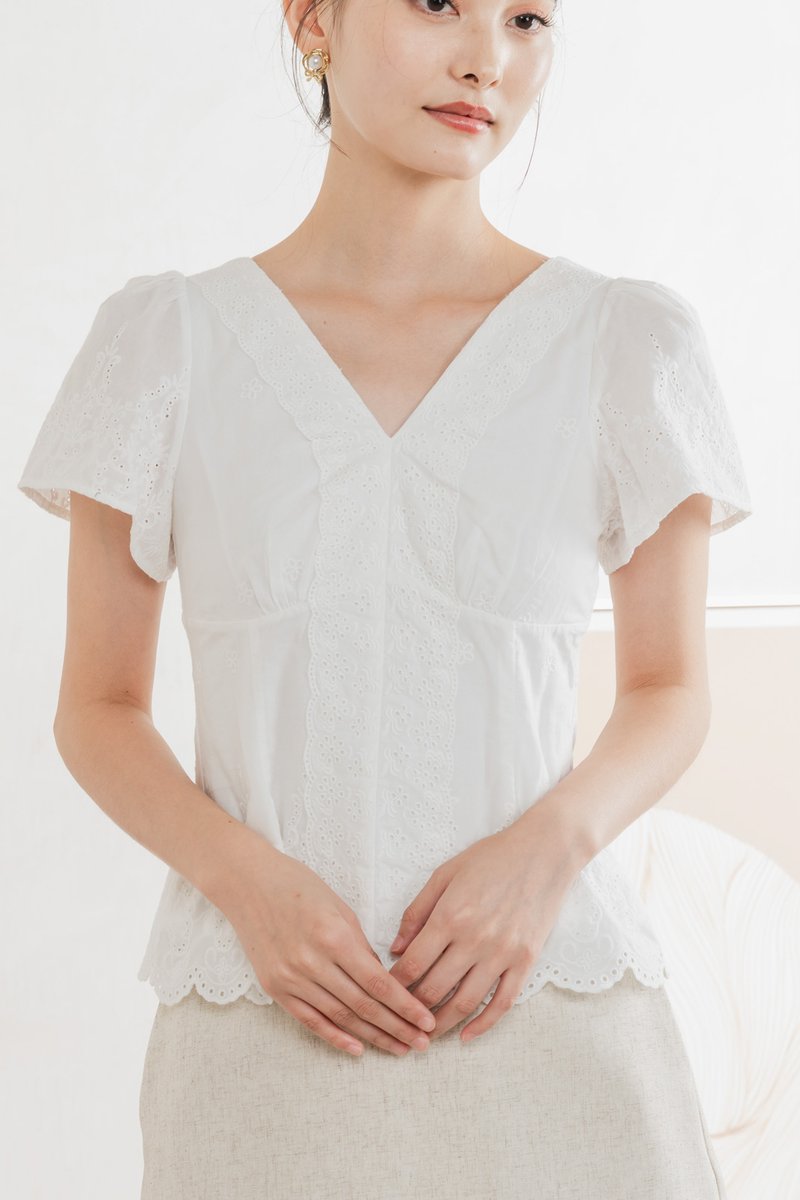 Drisella Floral Eyelet Top In White
