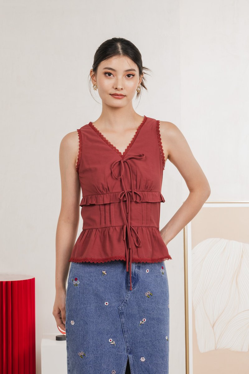 Lottie Textured Lace Ribbon Top In Rose