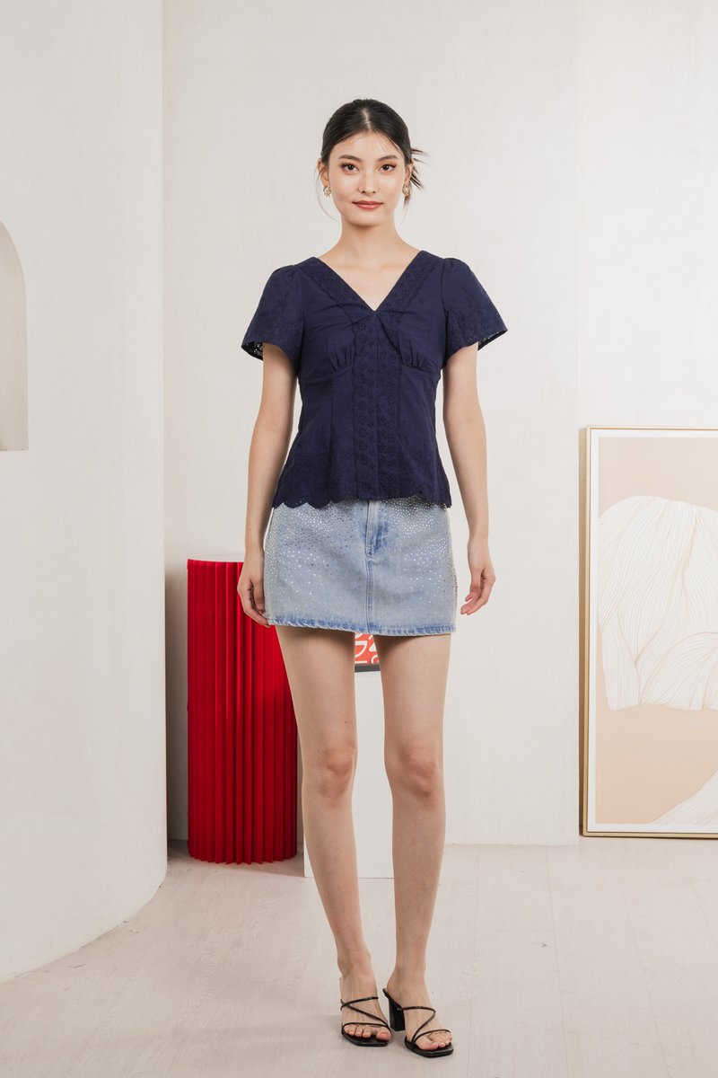 Drisella Floral Eyelet Top In Navy