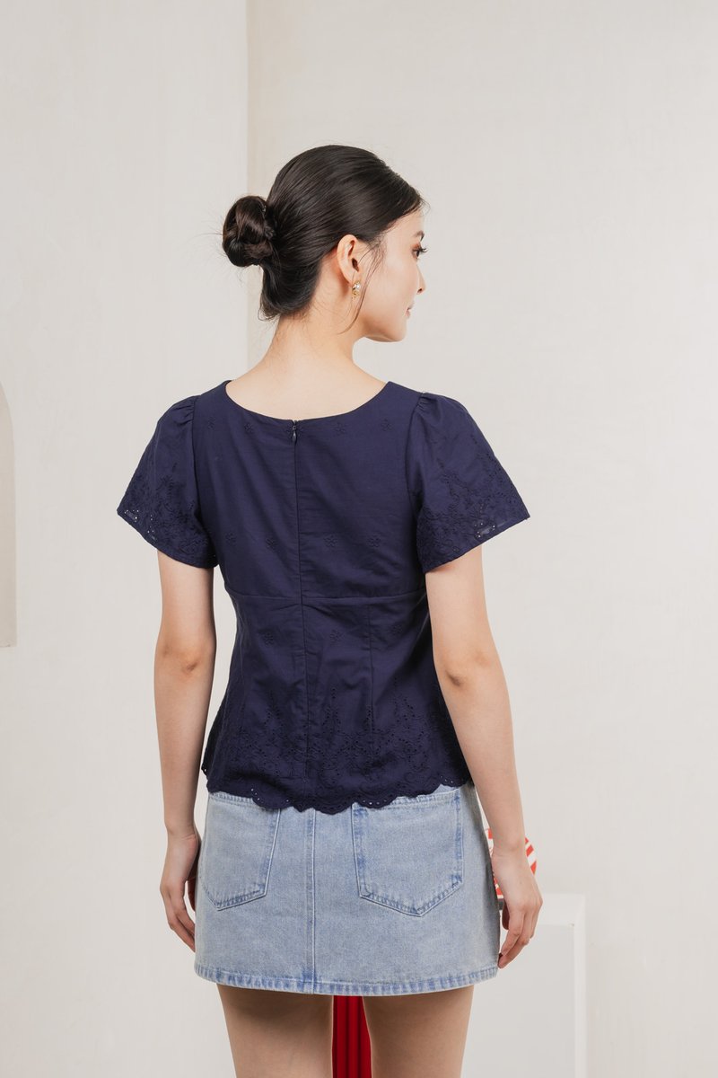 Drisella Floral Eyelet Top In Navy