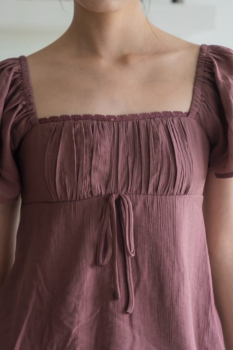 Poselle Textured Ribbon Ruched Top In Mauve