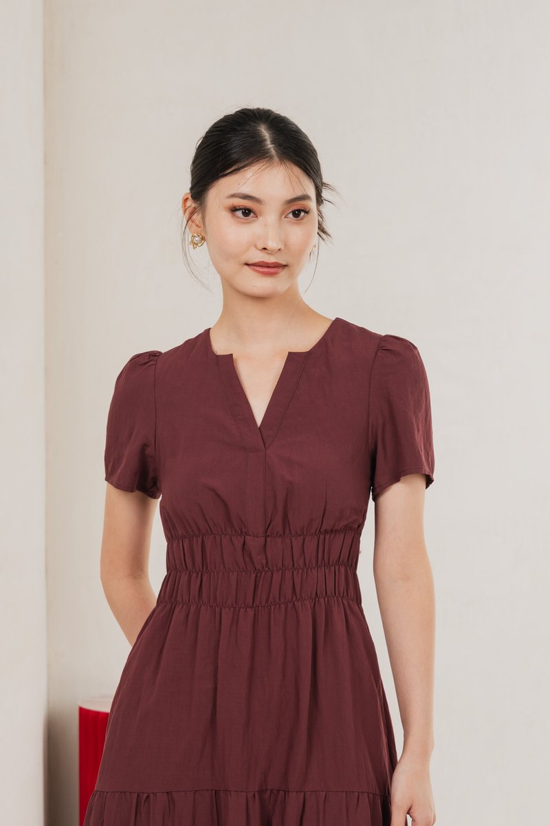 Cordelia V Neck Tiered Midi Dress In Maroon