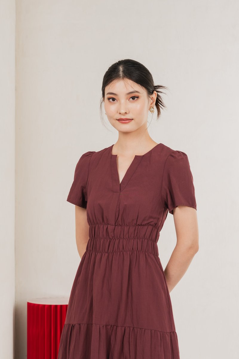 Cordelia V Neck Tiered Midi Dress In Maroon