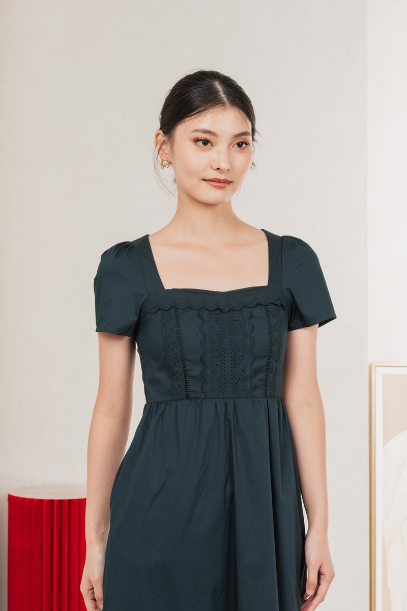 Collins Crochet Midi Dress In Emerald