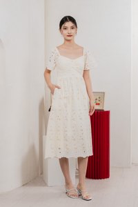 Nico Eyelet Sweetheart Button Midi Dress In Cream