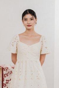 Nico Eyelet Sweetheart Button Midi Dress In Cream