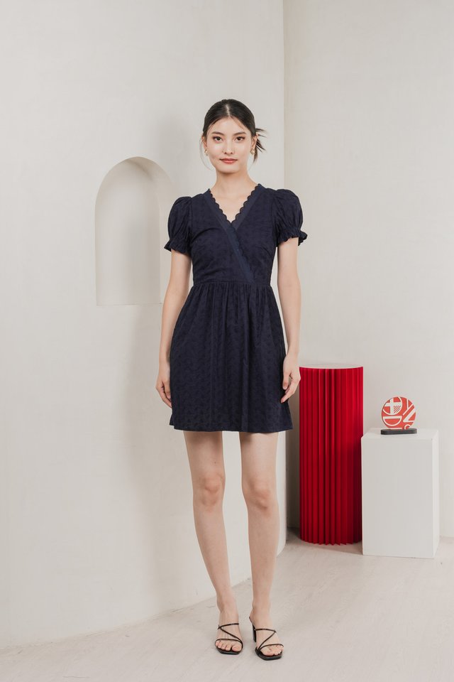 Elowyn Eyelet Sleeve Dress In Navy