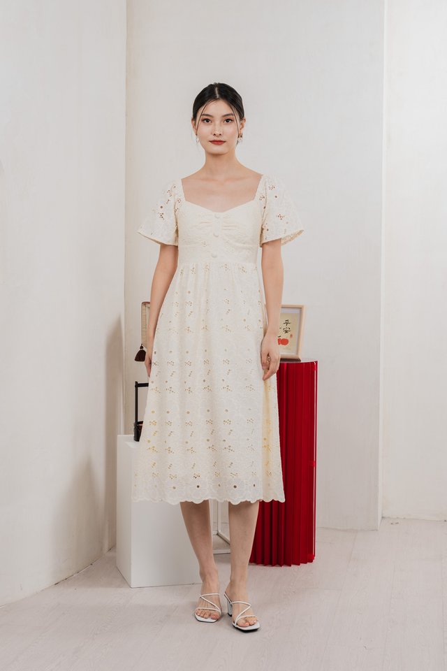 Nico Eyelet Sweetheart Button Midi Dress In Cream