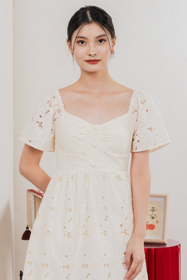 Nico Eyelet Sweetheart Button Midi Dress In Cream