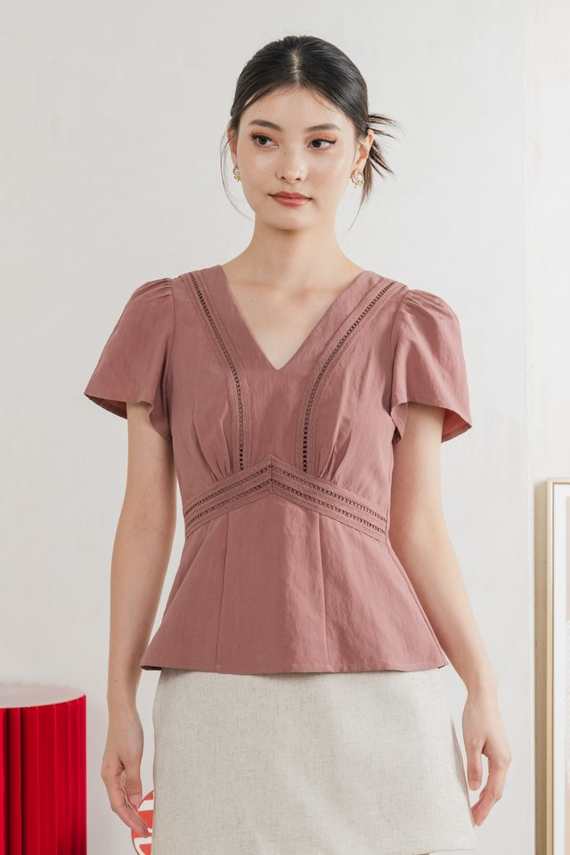 Remi Crochet Flare Sleeve Top In Mauve