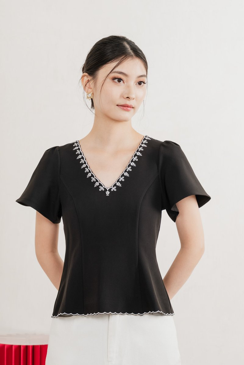 Brittany Embroidery Floral Top In Black