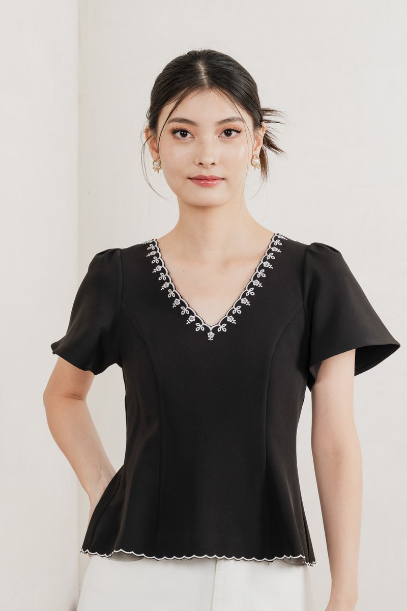 Brittany Embroidery Floral Top In Black