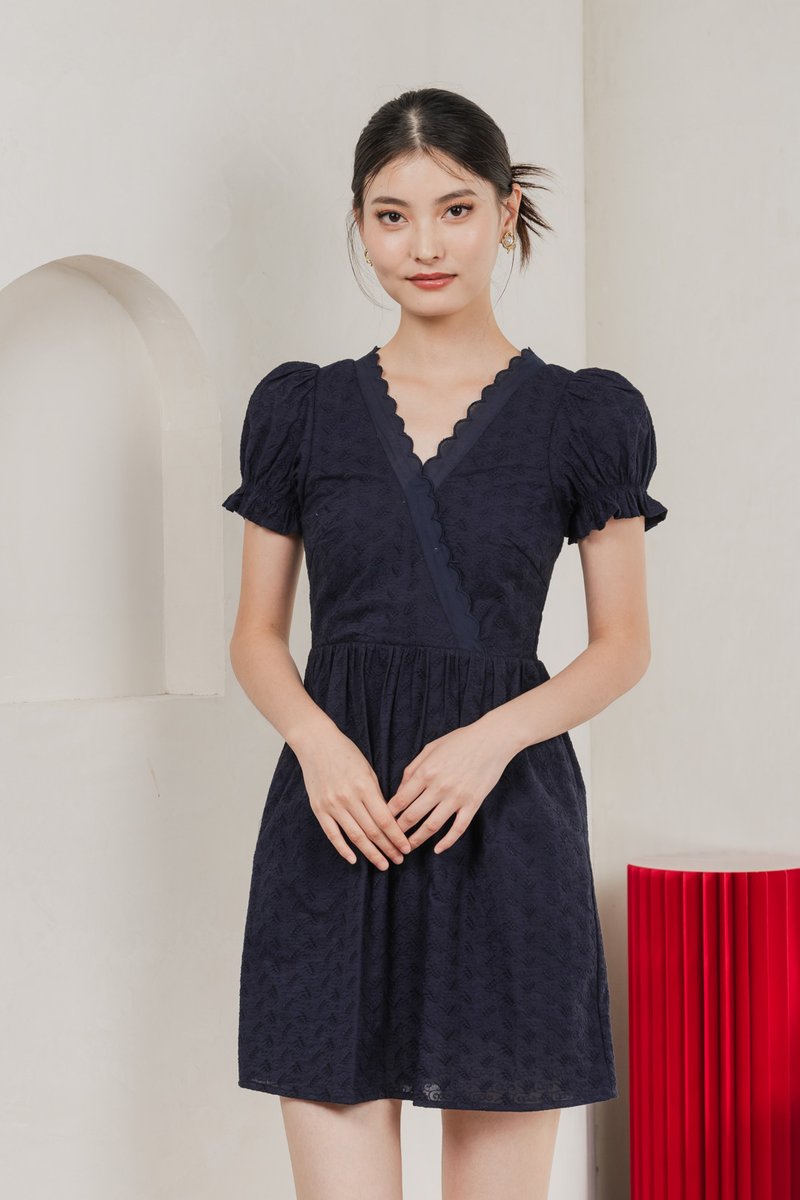 Elowyn Eyelet Sleeve Dress In Navy