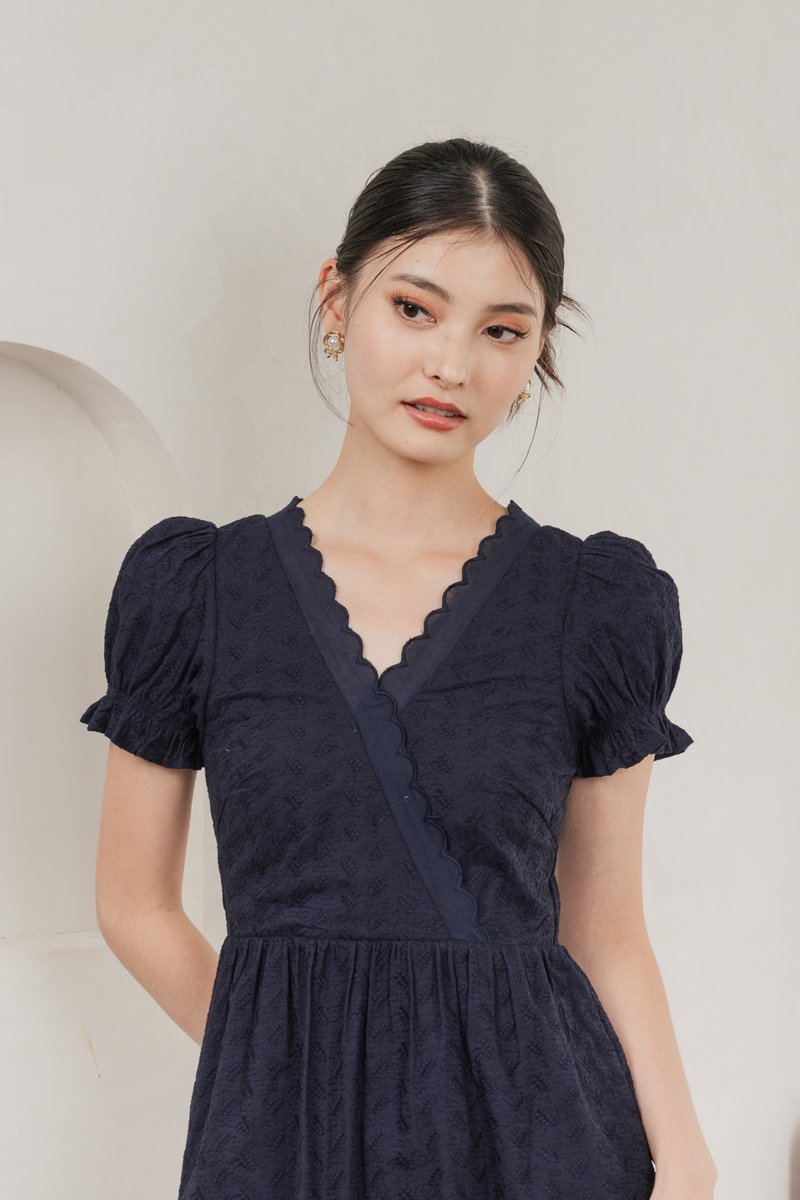 Elowyn Eyelet Sleeve Dress In Navy
