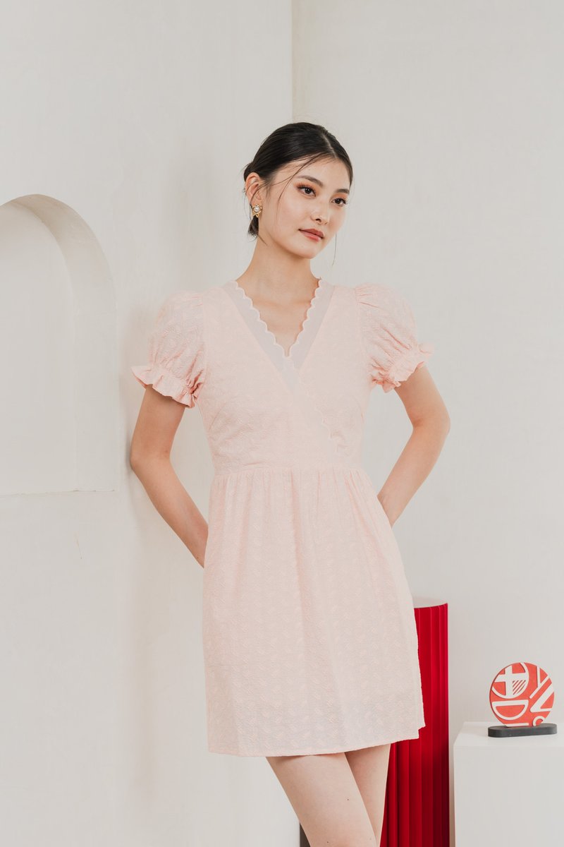 Elowyn Eyelet Sleeve Dress In Pink