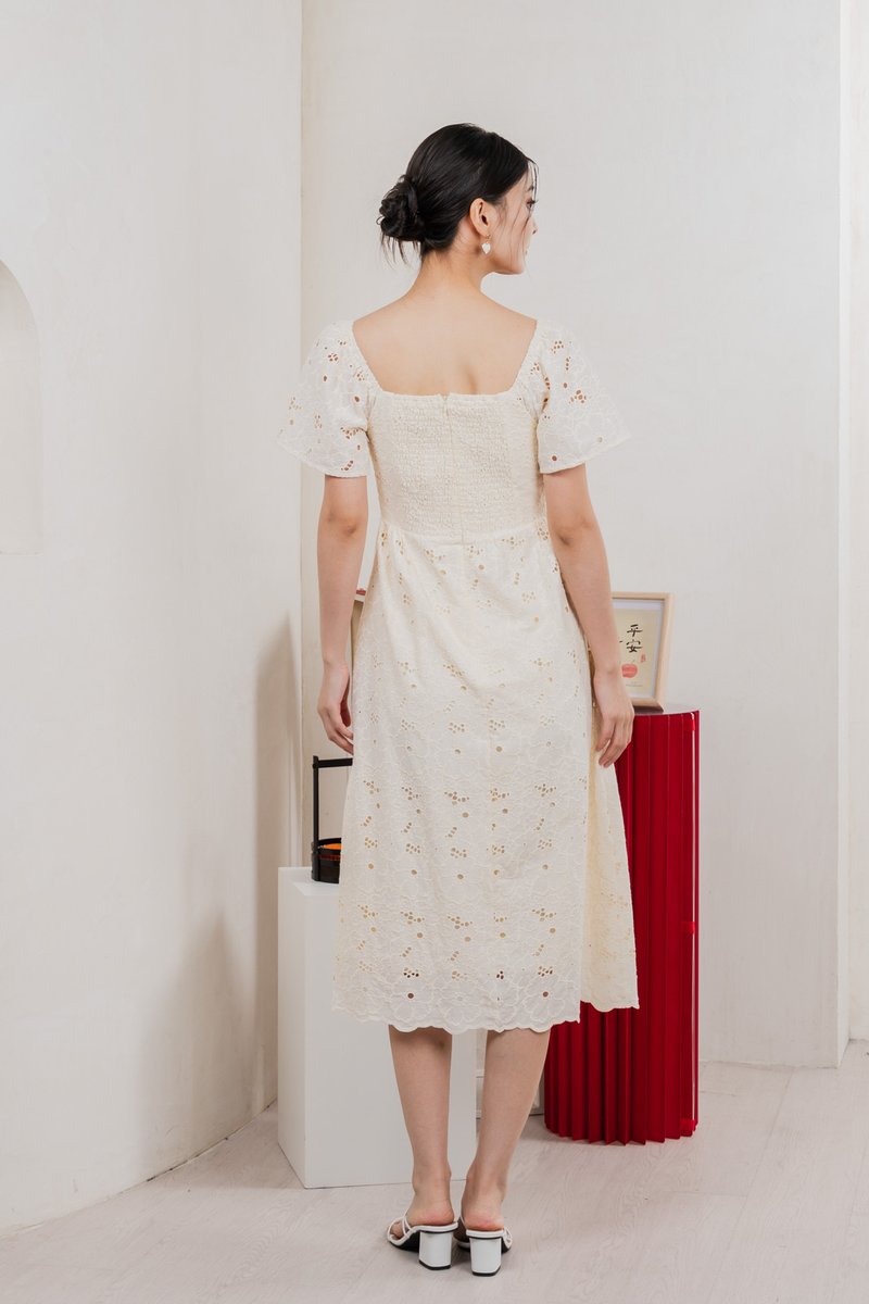 Nico Eyelet Sweetheart Button Midi Dress In Cream