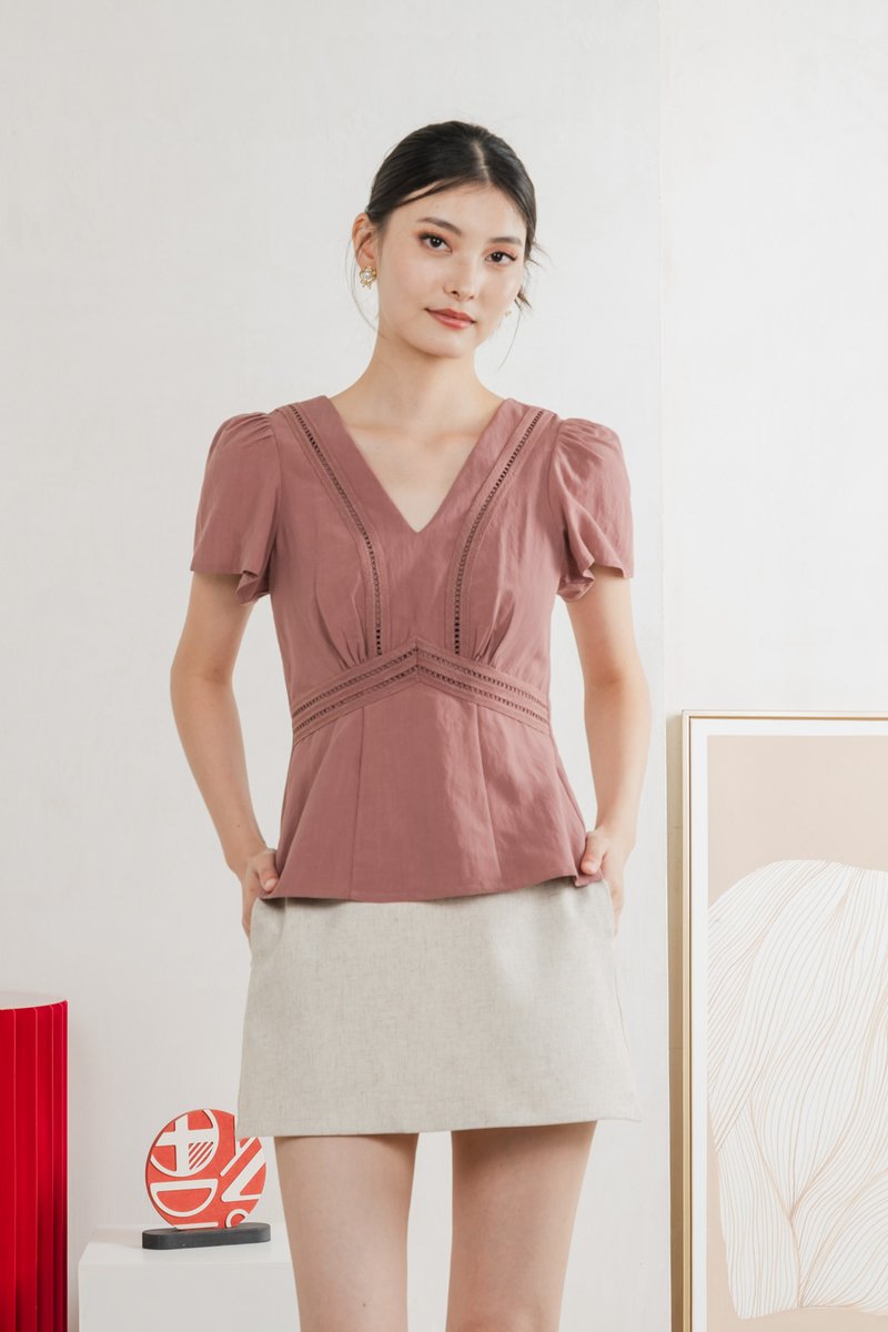 Remi Crochet Flare Sleeve Top In Mauve