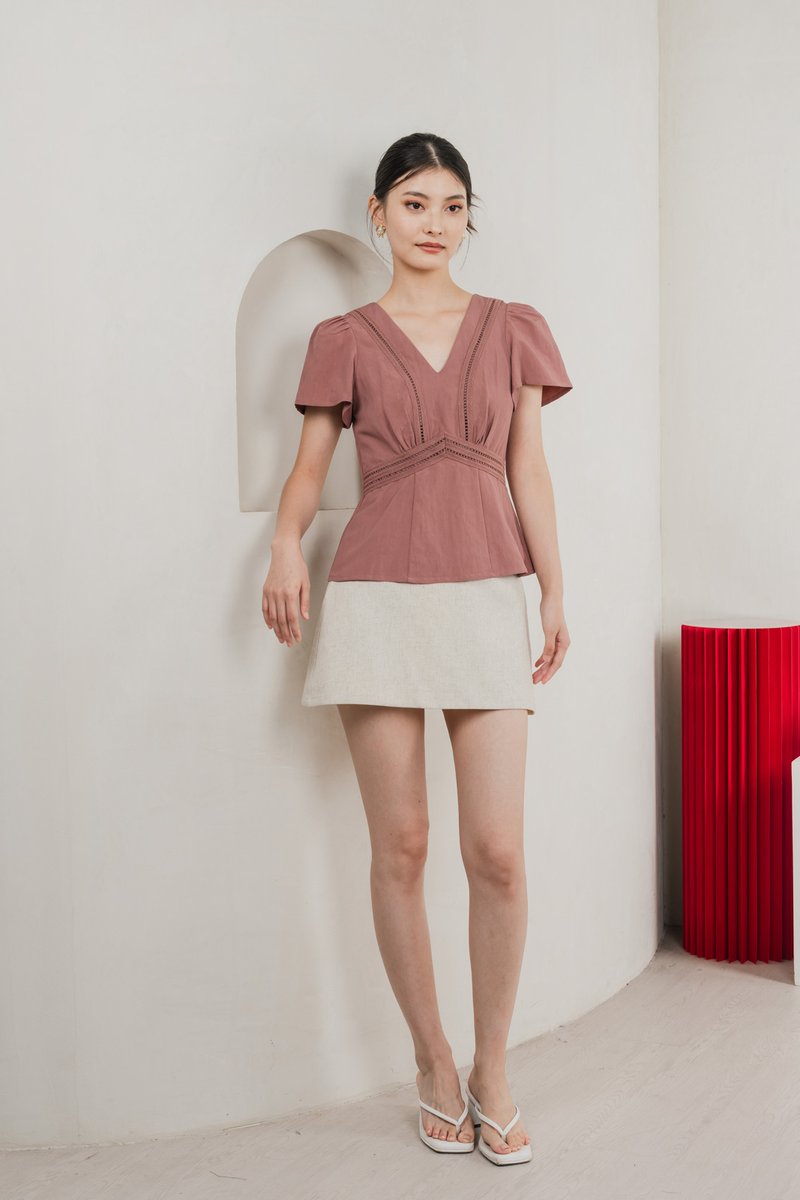 Remi Crochet Flare Sleeve Top In Mauve
