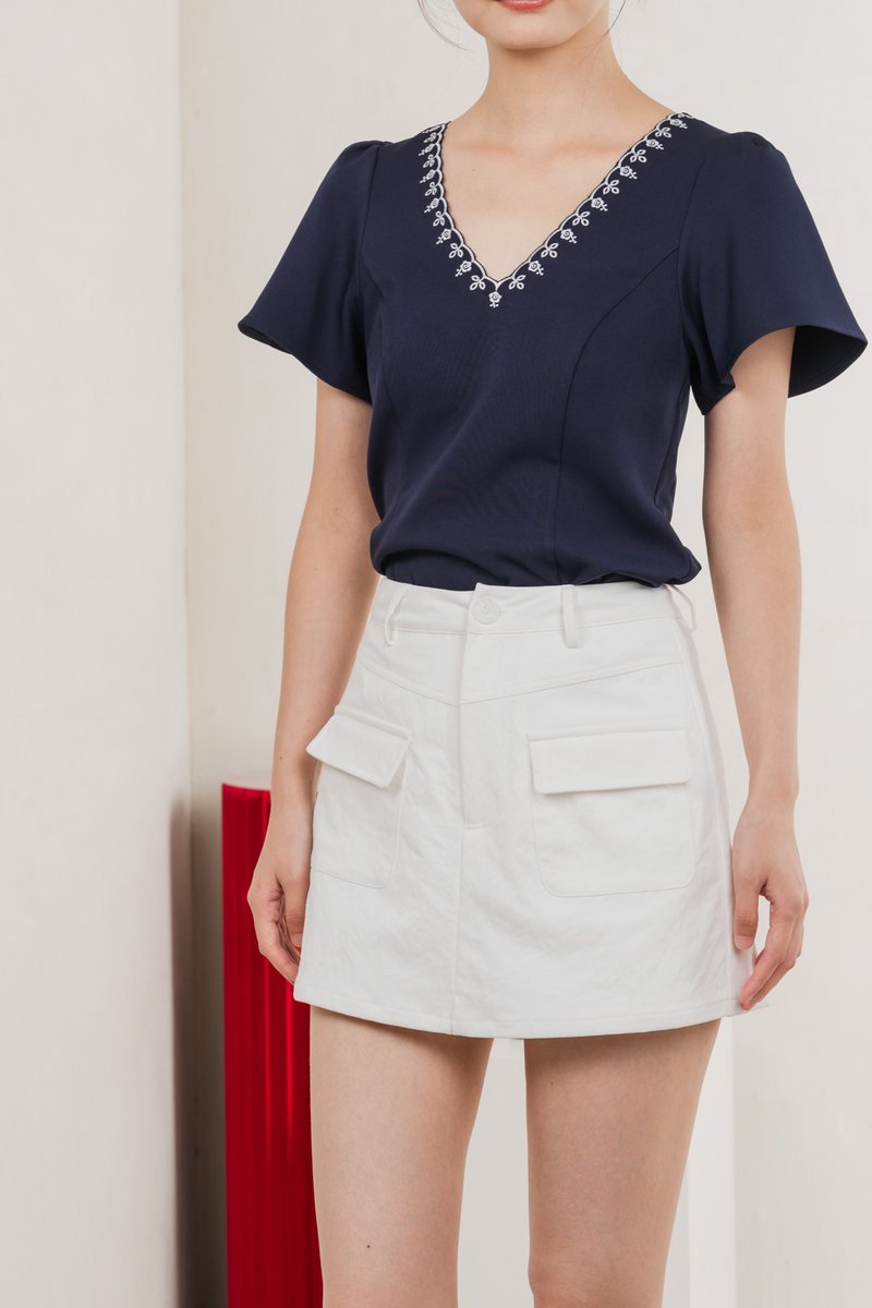 Brittany Embroidery Floral Top In Navy