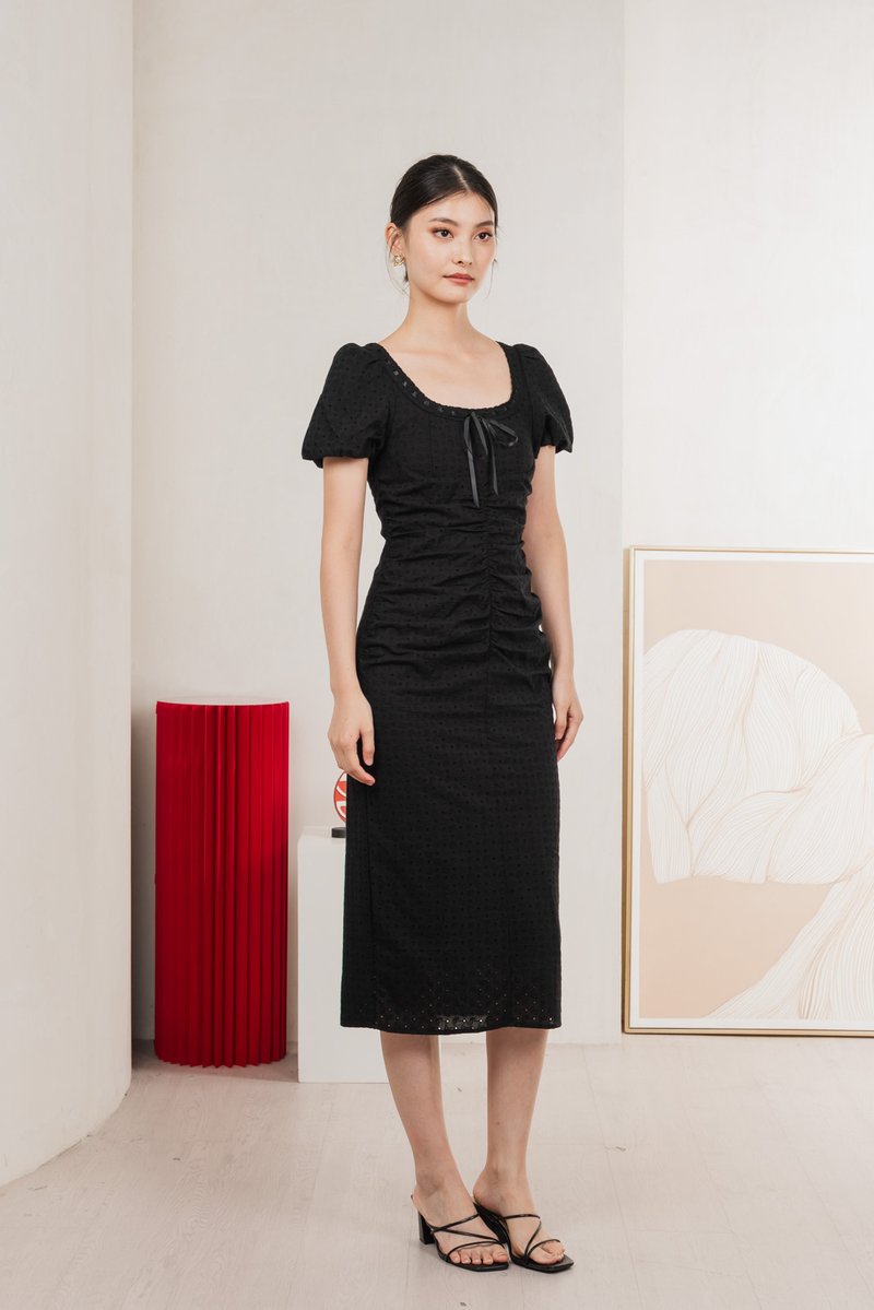Rose Ruched Ribbonette Midi Dress In Black (XS)