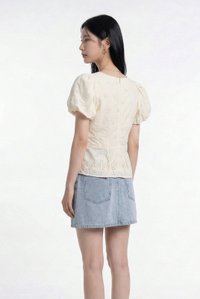Eiliana Eyelet Pleated Top In Cream