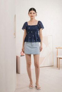 Cyra Smocked Floral Top In Navy