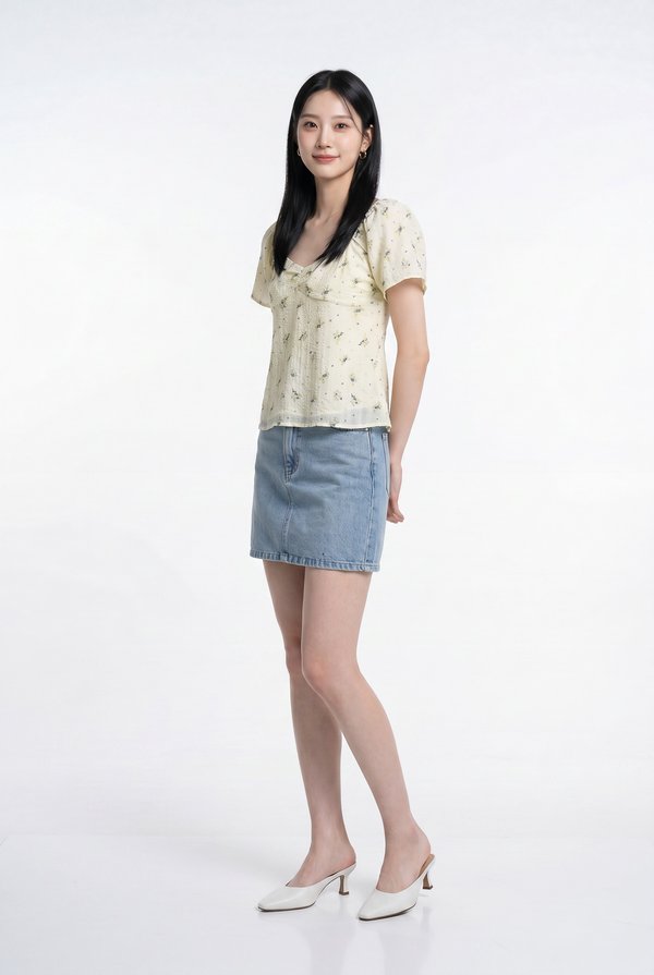 Kane Textured Sweetheart Floral Top In Cream
