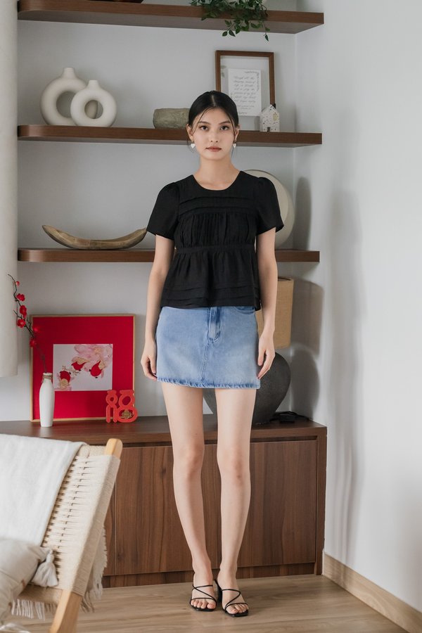 Brielle Ruched Pleated Top In Black