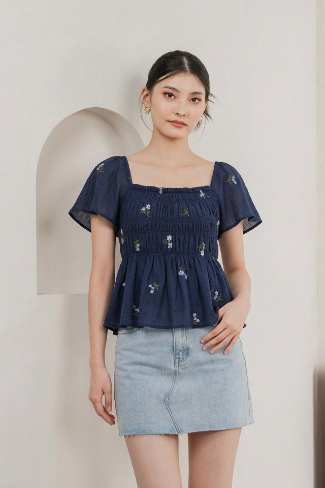 Cyra Smocked Floral Top In Navy