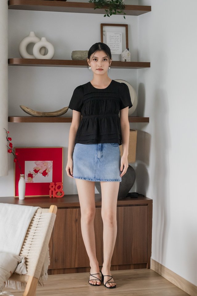 Brielle Ruched Pleated Top In Black