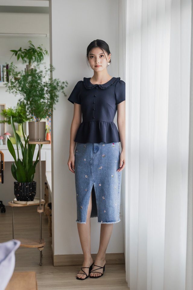 Reese Peterpan Collar Babydoll Top In Navy