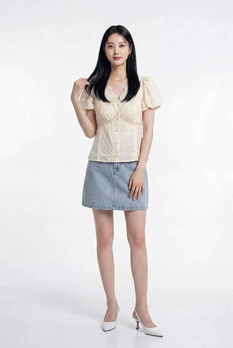 Eiliana Eyelet Pleated Top In Cream