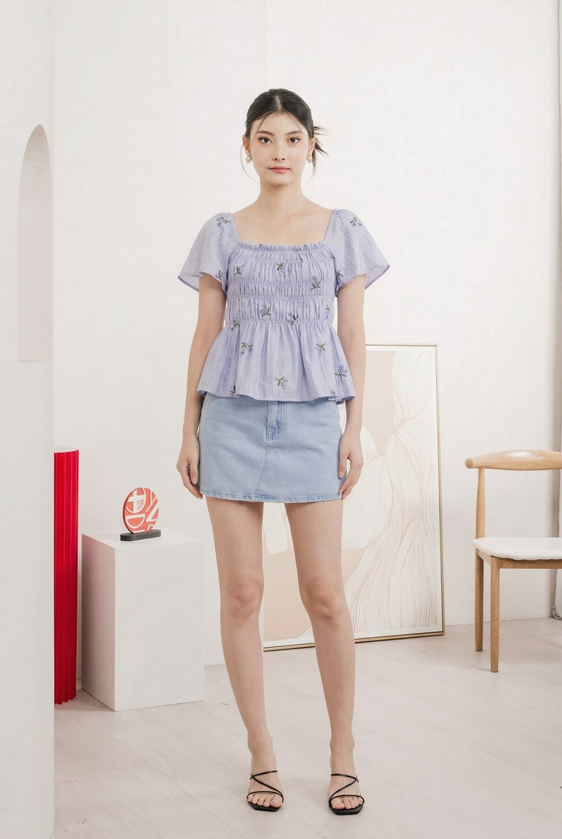 Cyra Smocked Floral Top In Lavender(S)