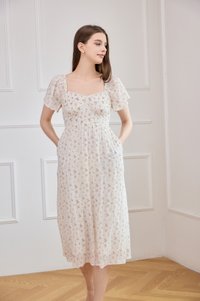 Yve Textured Fleur Midi Dress In White